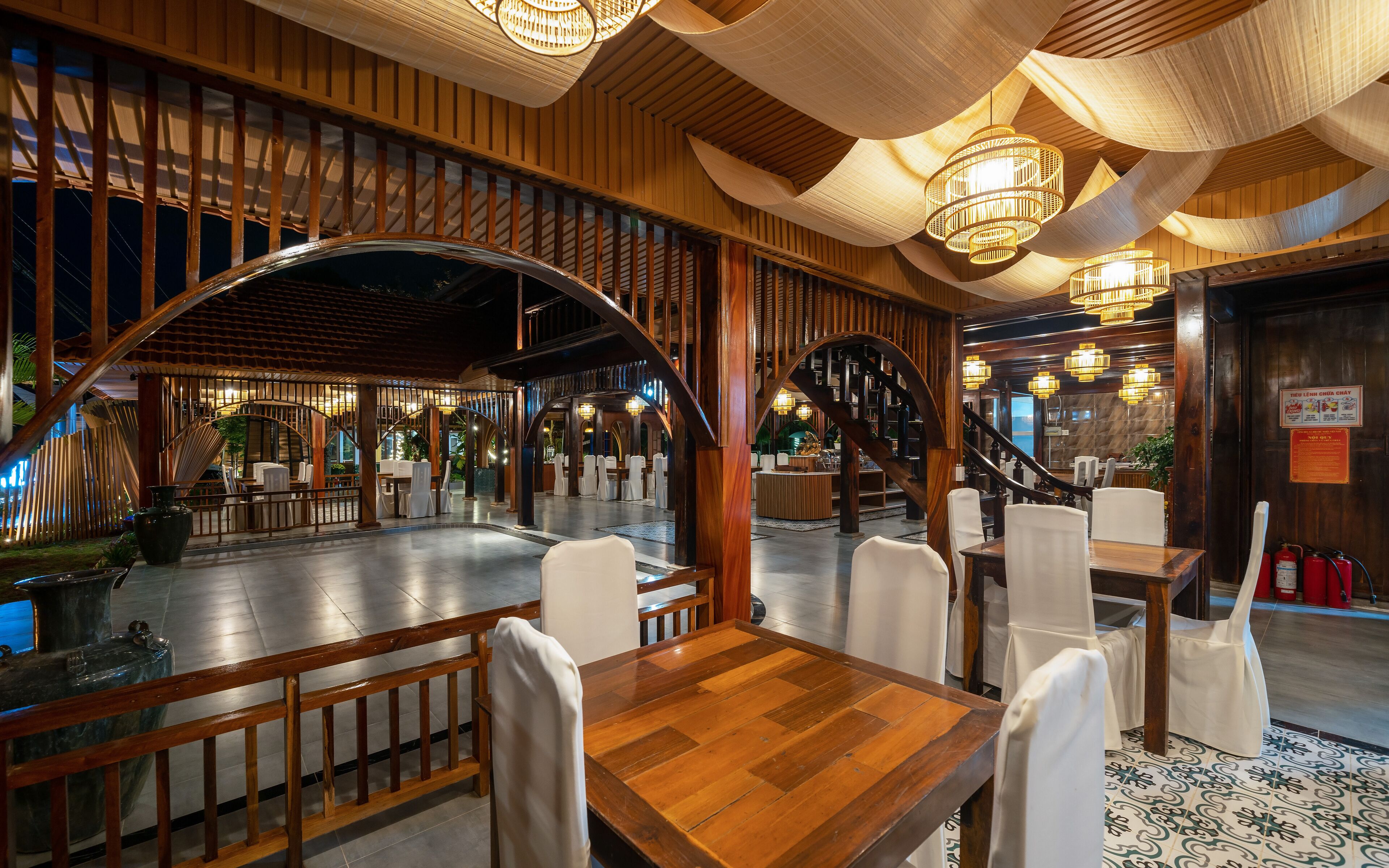 lunch, dinner served; fusion cuisine, pool views