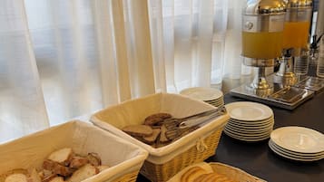 Ilmainen päivittäinen buffetaamiainen