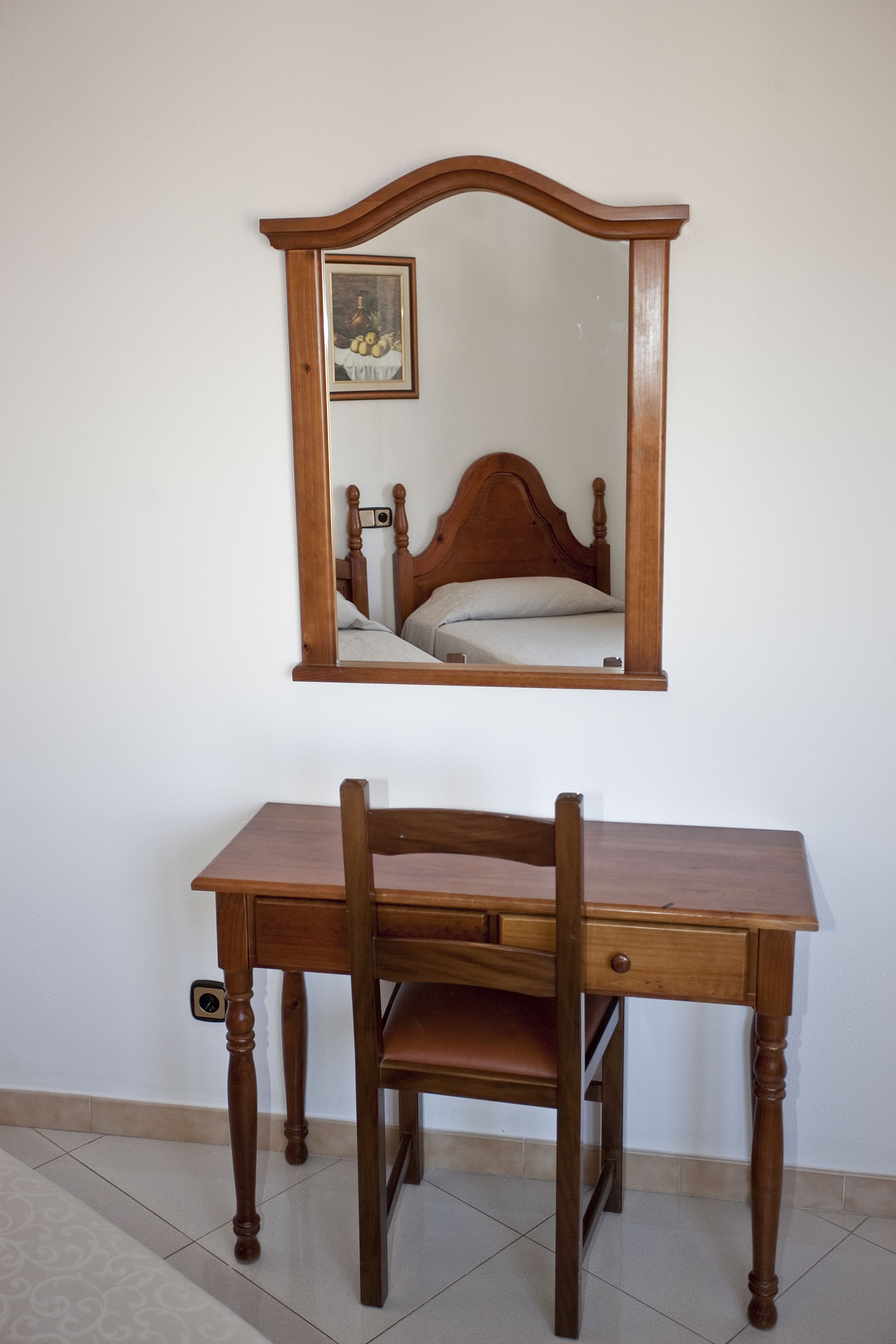 double room, 1 double or 2 single beds | room amenity