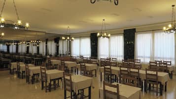 Desayuno bufé gratuito y diario