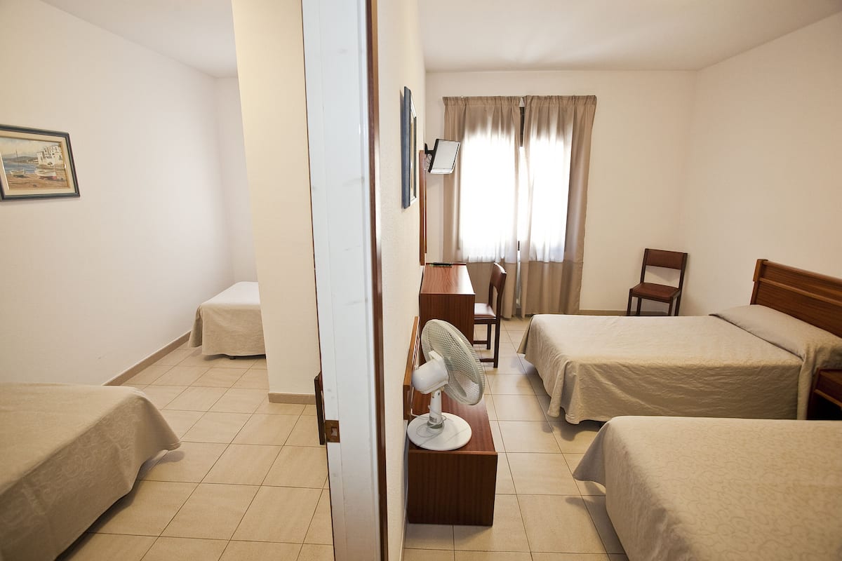 Desk, free cots/infant beds, free WiFi, bed sheets