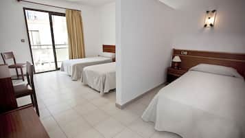 Escritorio, cunas gratuitas, wifi gratis y ropa de cama
