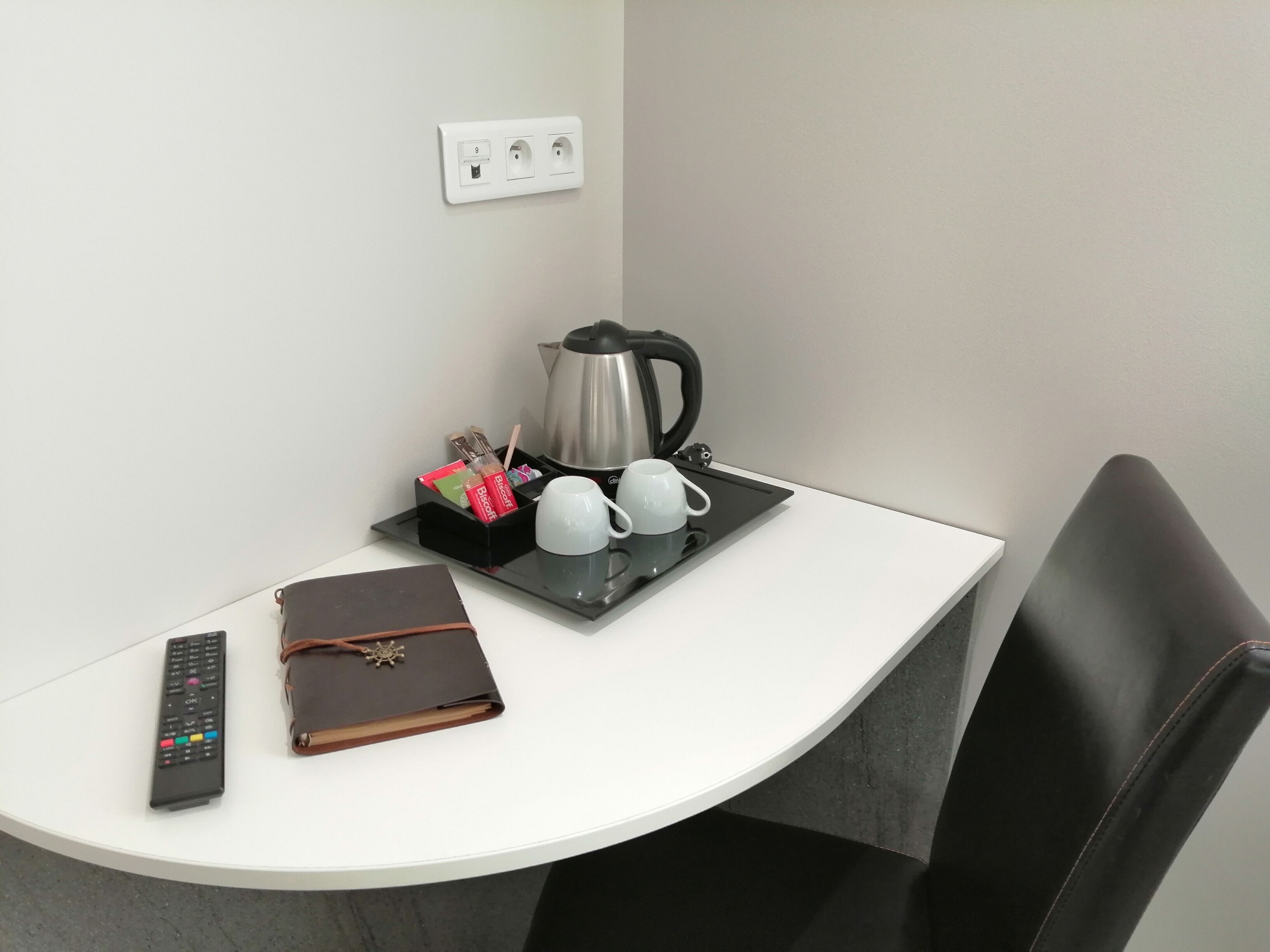 double room | premium bedding, desk, soundproofing, iron/ironing board