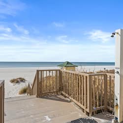 位於海灘上、白沙、海灘小屋、浮潛