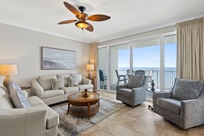 Living area - Boardwalk Beach Resort by Panhandle Getaways (Panama City Beach)