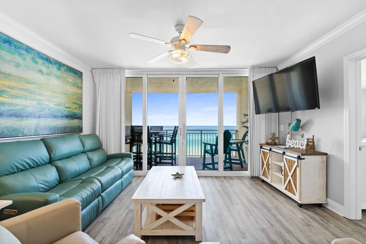 Condo, 2 Bedrooms, Ocean View (730) | Living area | TV