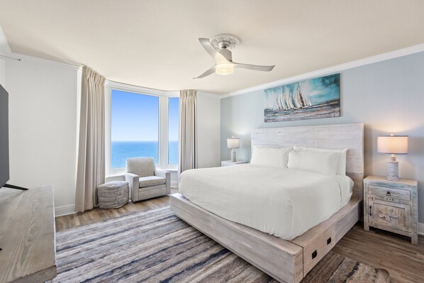 Lägenhet - 2 sovrum - havsutsikt - mot vattnet | Individuell inredning, unika möbler och arbetsyta för laptop