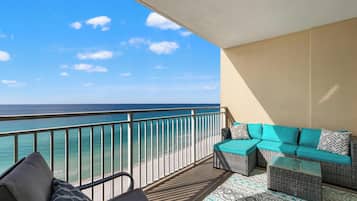 Condo, 2 Bedrooms, Ocean View (1331) | Balcony