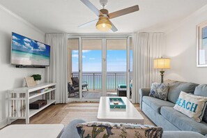 Condo, 2 Bedrooms, Ocean View (1331) | Living area