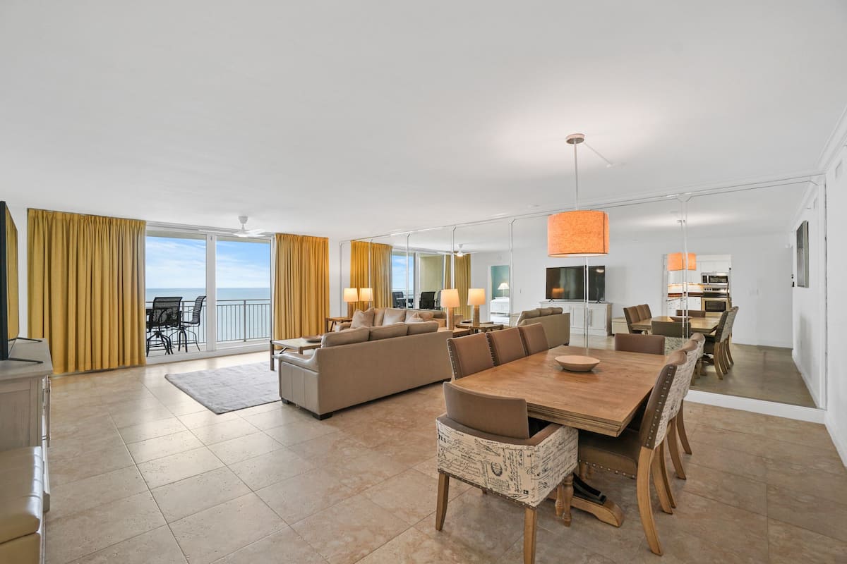 Condo, 3 Bedrooms, Sea View (2533) | In-room dining