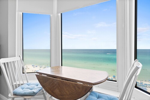 Emerald Beach Resort by Panhandle Getaways