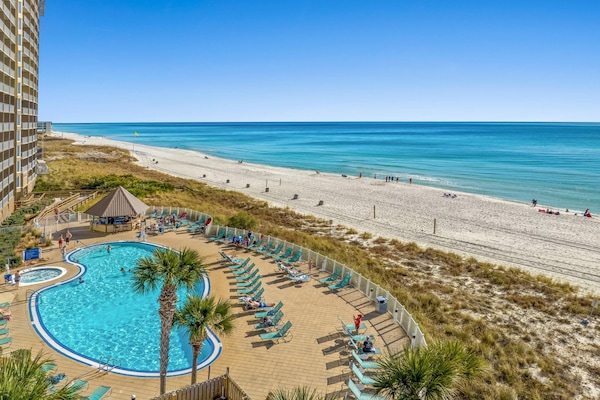 3 piscinas al aire libre