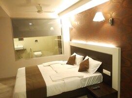 Executive Double Room, 1 Double Bed | 1 bedroom, premium bedding, rollaway beds, free WiFi