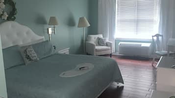 Desk, iron/ironing board, free WiFi, bed sheets