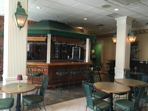 Free daily continental breakfast  - French Quarter Inn (Maysville)