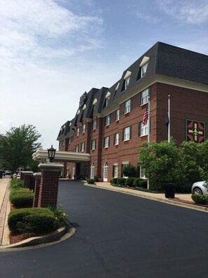 Property entrance - French Quarter Inn (Maysville)
