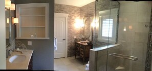 Romantic Room, 1 King Bed, Private Bathroom, Garden View (Deer Trail) | Bathroom | Shower, rainfall showerhead, free toiletries, hair dryer - Echo Woods B&B (Huntsville)