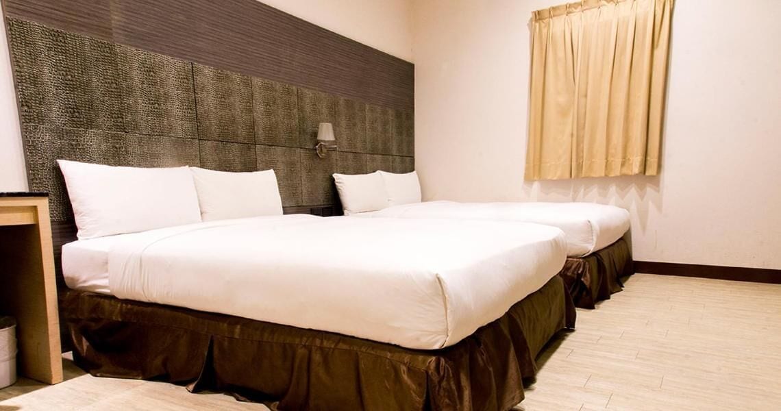 desk, blackout curtains, soundproofing