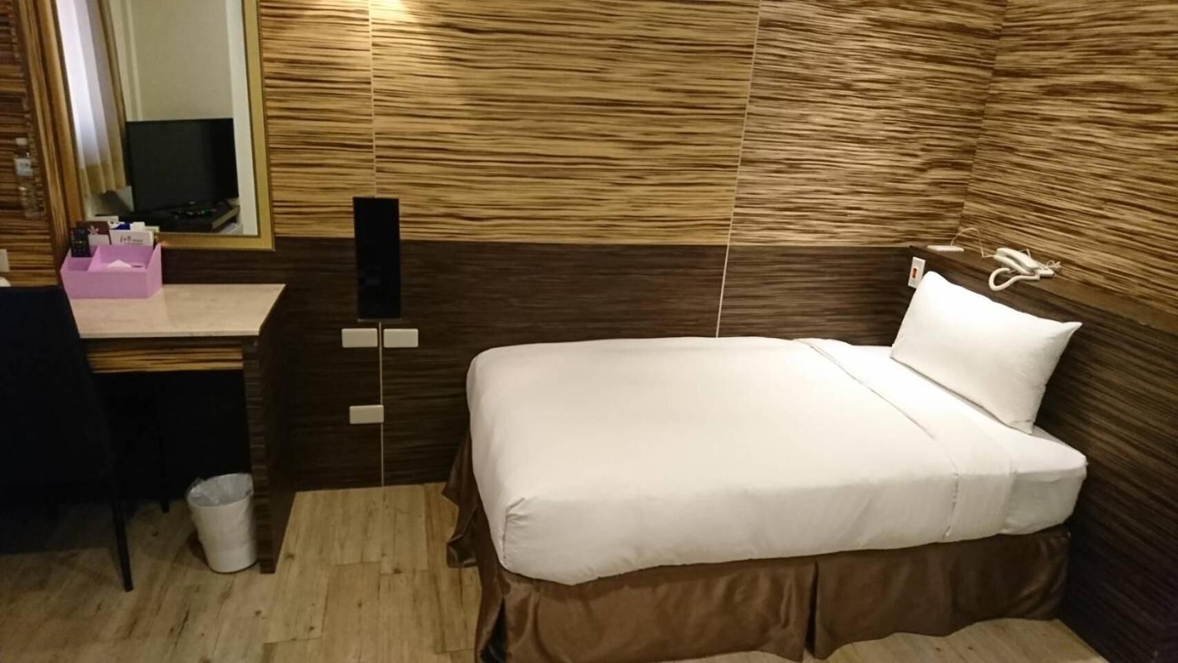 desk, blackout curtains, soundproofing