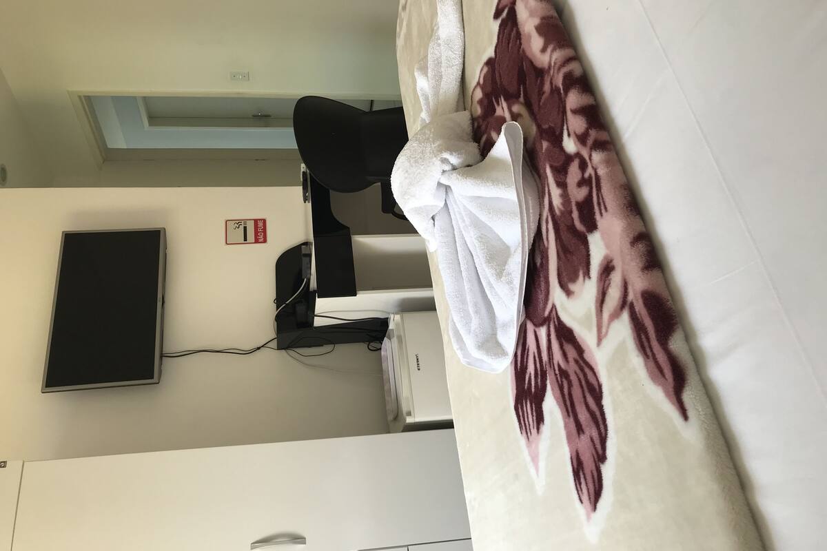 Standard Triple Room | Minibar, desk, blackout curtains, rollaway beds