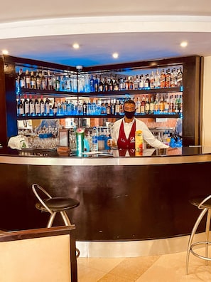 Bar (on property) - Indigo Hotel Restaurant & Bar (Lagos)
