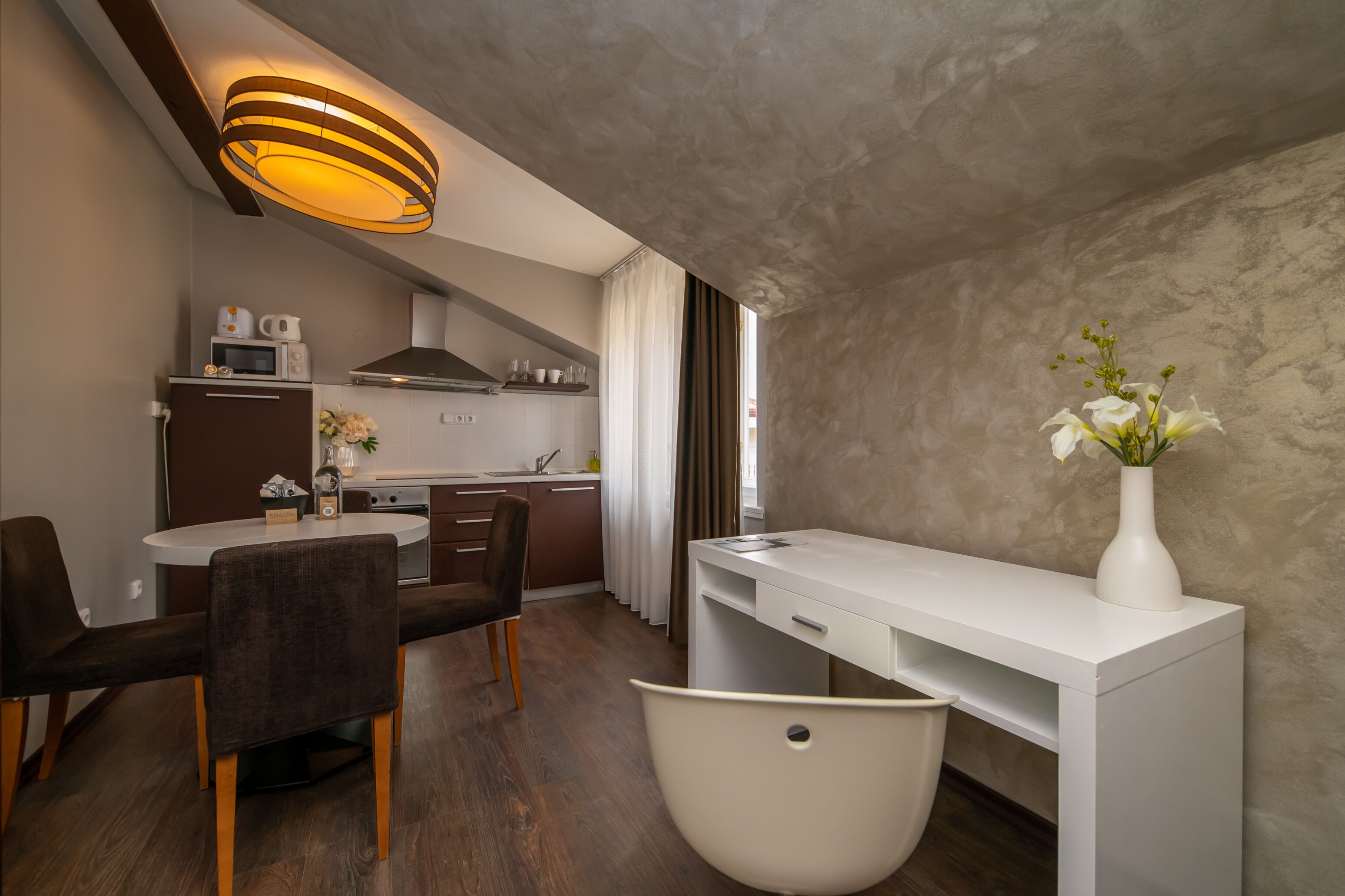 deluxe apartment (two bedrooms) | private kitchen | fridge, coffee/tea maker, electric kettle, high chair