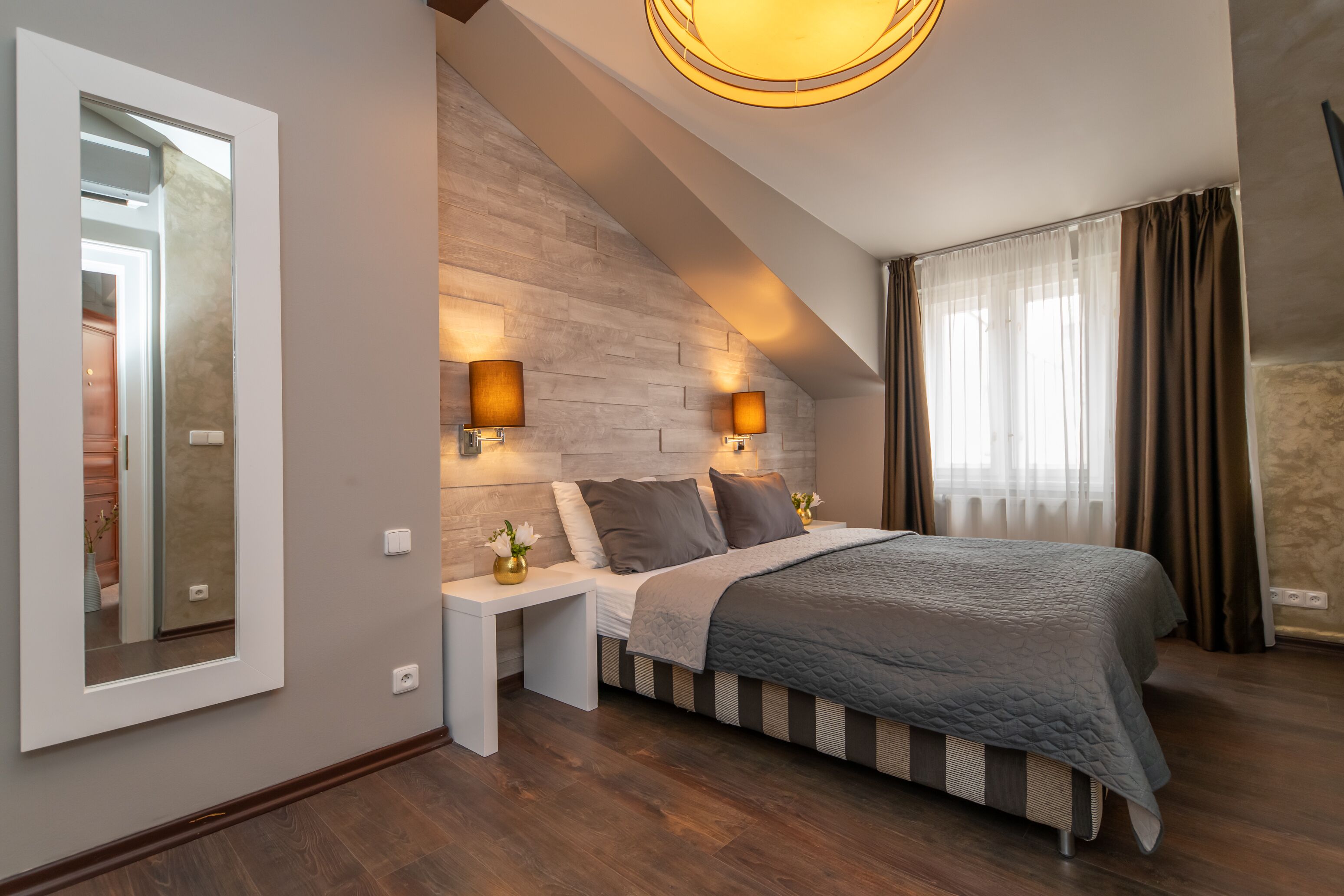 deluxe apartment (two bedrooms) | hypo-allergenic bedding, in-room safe, desk, blackout curtains