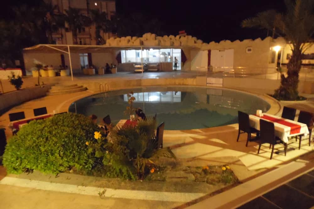 Winecity Hotel