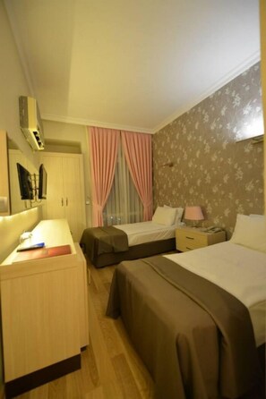 Standard Double or Twin Room | Desk, free cots/infant beds, rollaway beds, free WiFi - Winecity Hotel (Demre)