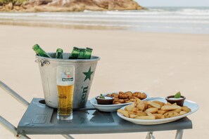 Beach bar - Grajagan Surf Resort (Paranaguá)