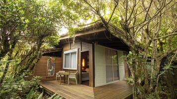 Suite (Jardim Especial/Special Garden) | 1 habitación, minibar y caja de seguridad en la habitación