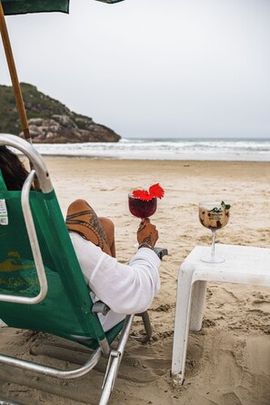 Beach bar - Grajagan Surf Resort (Paranaguá)