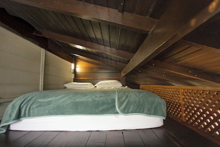 1 habitación, minibar y caja de seguridad en la habitación . Grajagan Surf Resort