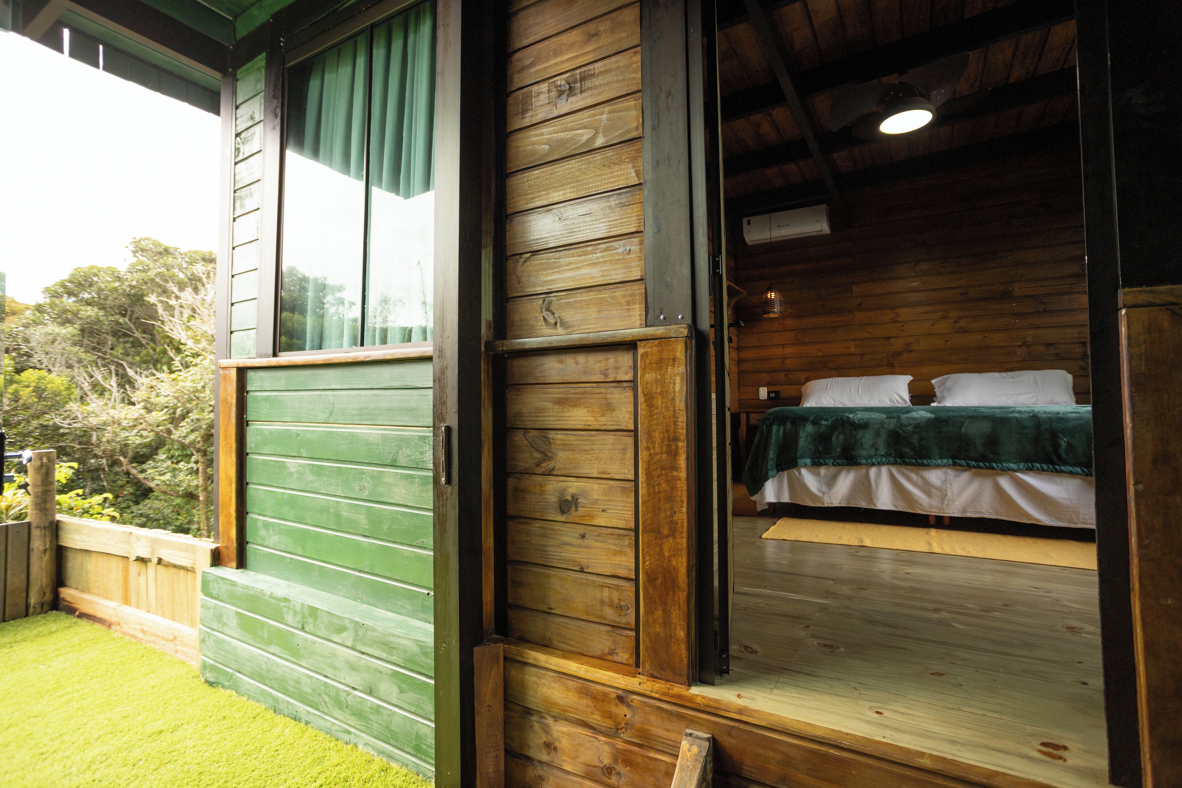 Bangalô luxo | 1 quarto, frigobar, cofres nos quartos, cortinas blackout