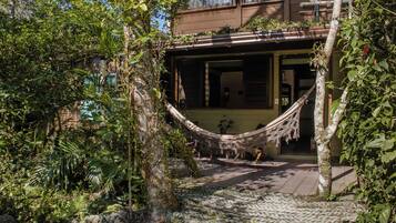 Suite (Jardim/Garden) | 1 bedroom, minibar, in-room safe, blackout curtains