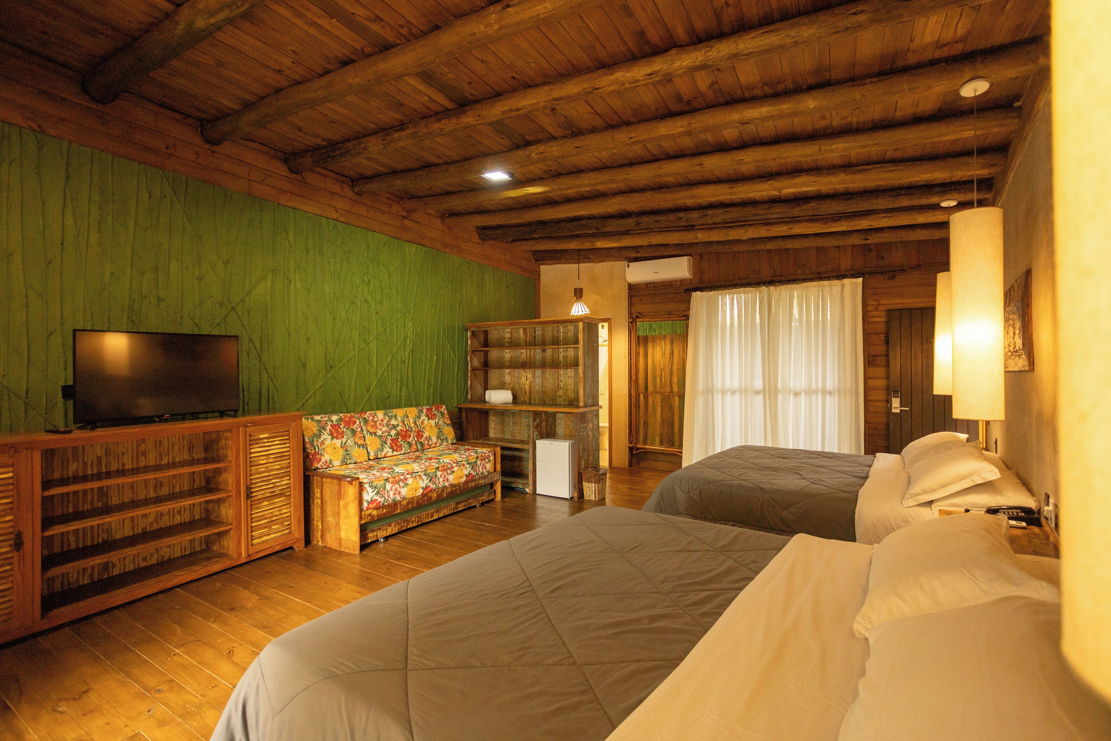 1 habitación, minibar y caja de seguridad en la habitación 