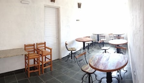 Daily self-service breakfast (BRL 25 per person)