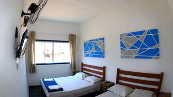 Premium bedding, minibar, free WiFi