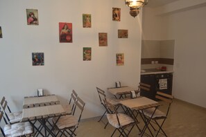 Bao gồm bữa sáng buffet hàng ngày 