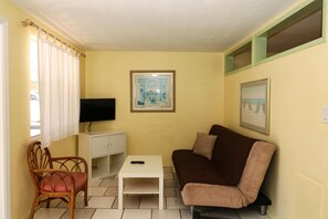 TV - Grove City Motel (Englewood)