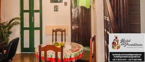 Termasuk sarapan Eropah setiap hari