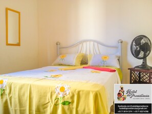 1 habitación, escritorio, wifi gratis y ropa de cama 