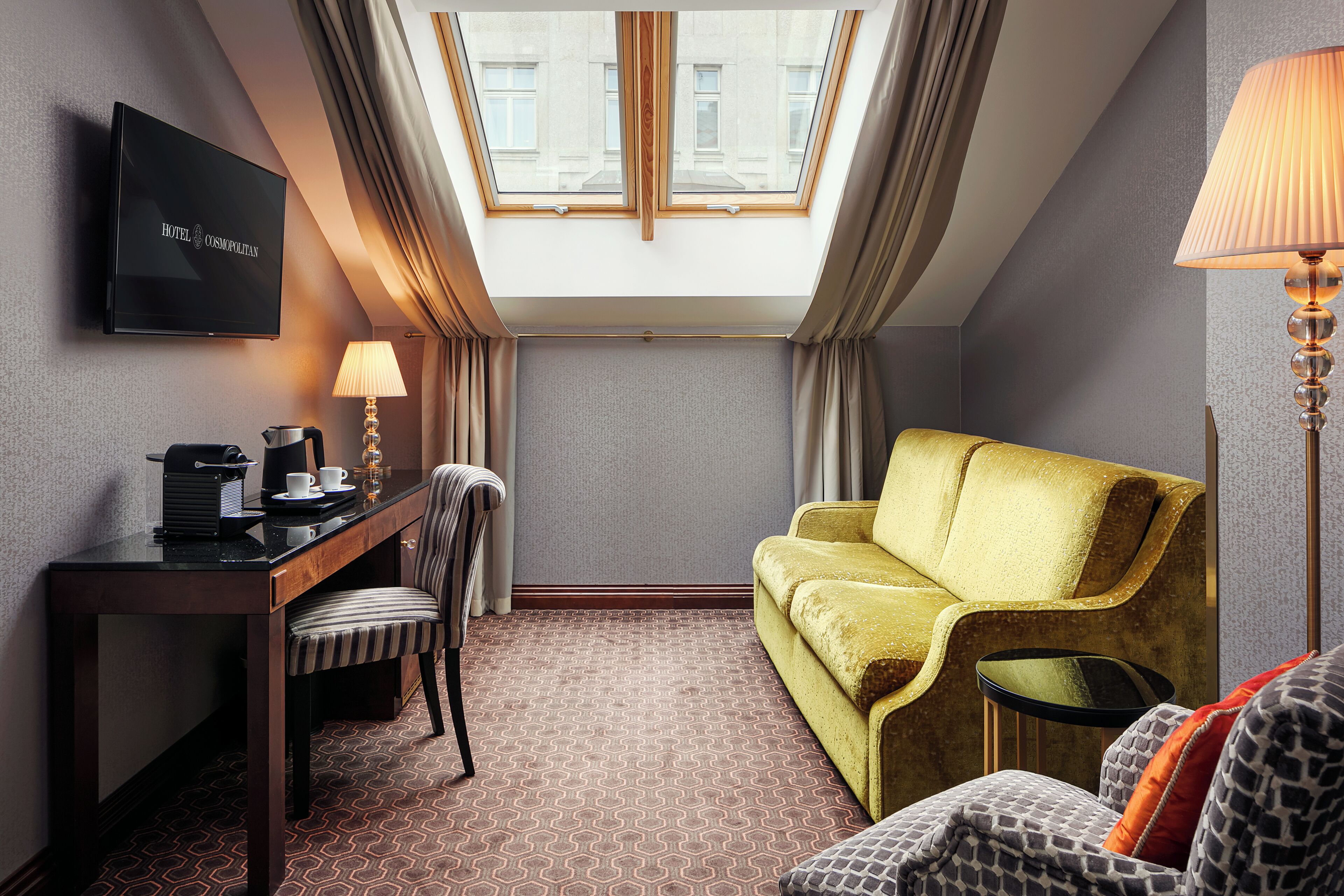 martini suite | premium bedding, select comfort beds, in-room safe, desk