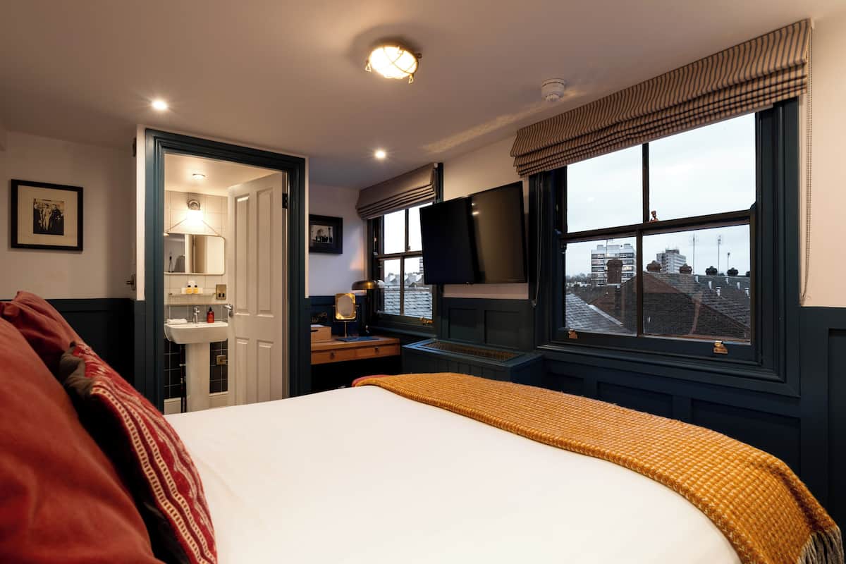 Phòng đôi Tiêu chuẩn, 1 phòng ngủ | Bộ đồ giường cao cấp, minibar, két bảo mật tại phòng, bàn 