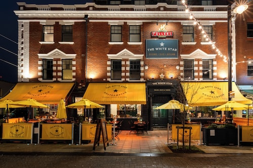 The White Star Tavern