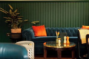 Lobby lounge - The White Star Tavern (Southampton)