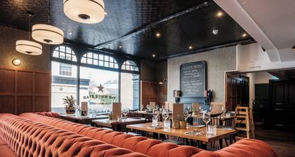 The White Star Tavern