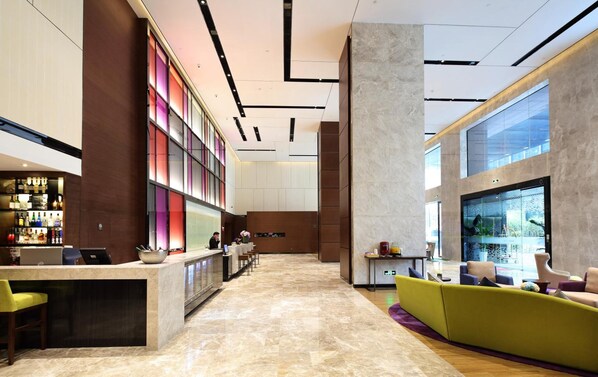 Lobby - Hampton by Hilton Guangzhou Zhujiang New Town (Guangzhou)