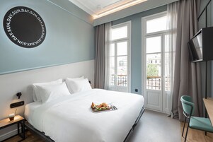 Dream Room | Minibar, in-room safe, individually decorated, desk