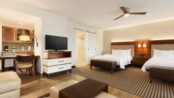 Televisión de pantalla plana y estación para reproductor de MP3